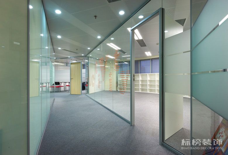 深圳廠房裝修，無(wú)塵車(chē)間裝修，深圳裝飾，深圳辦公室裝修